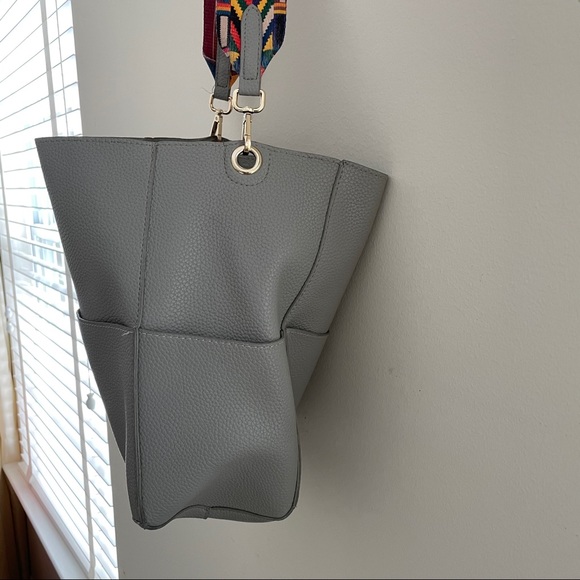 Gray Pebbled Leather Like Handbag Multicolor Strap - Picture 3 of 8